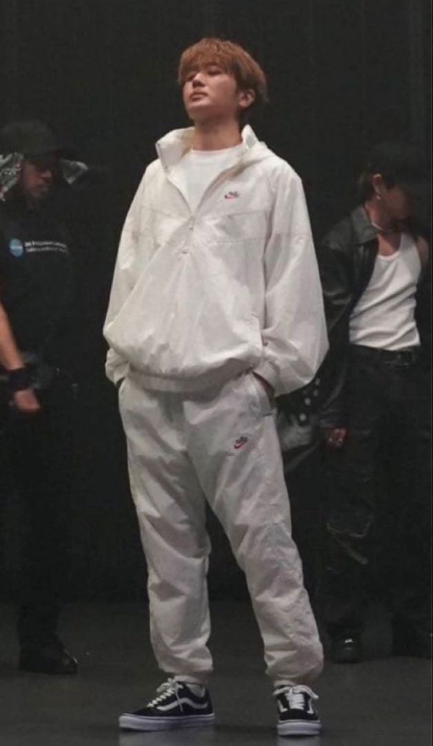 Nissy着用　ナイキ　ハーフジップフーディジャケット