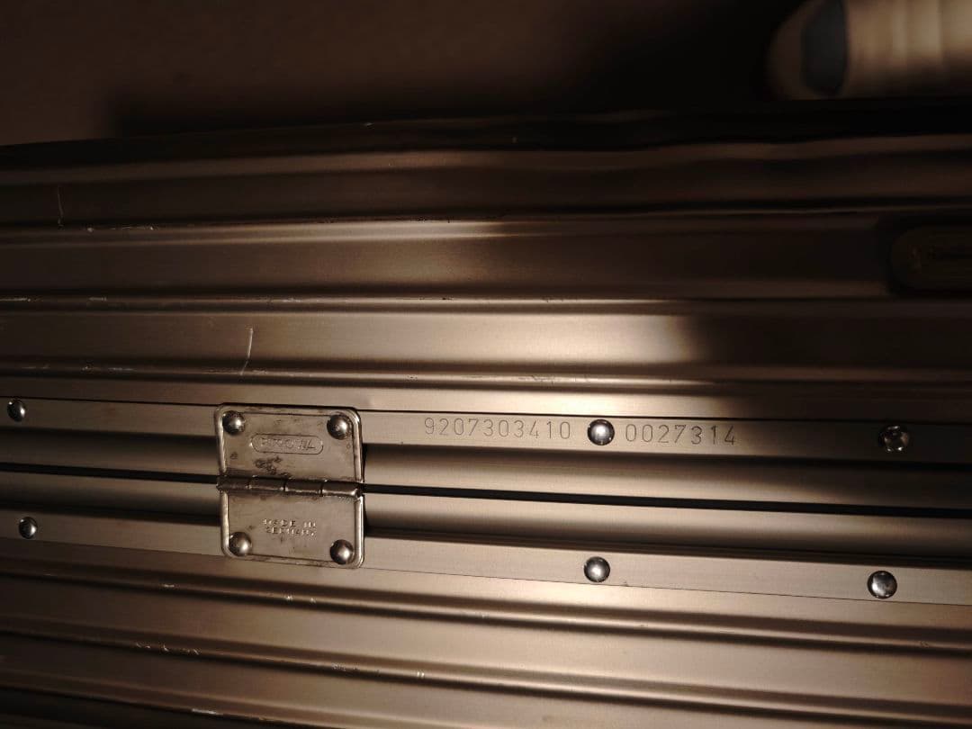 RIMOWAリモワトパーズ チタニウム82L　92073