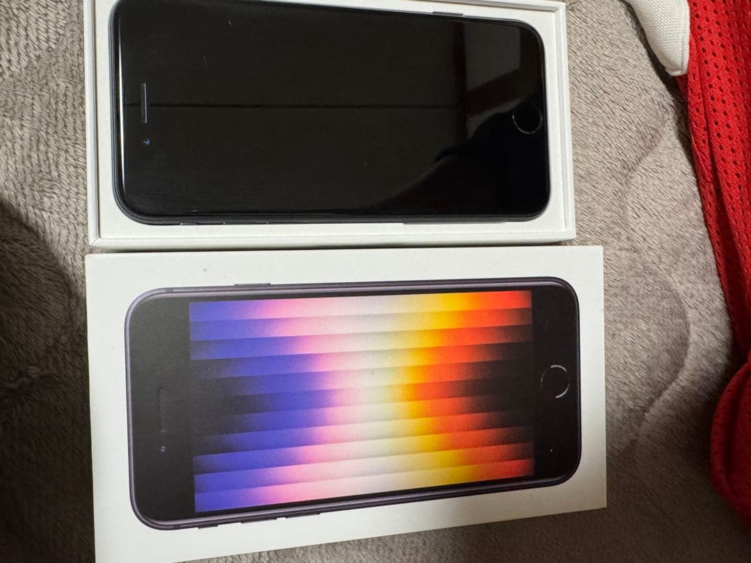 《未使用》iPhone SE3第3世代64GB バッテリー100%