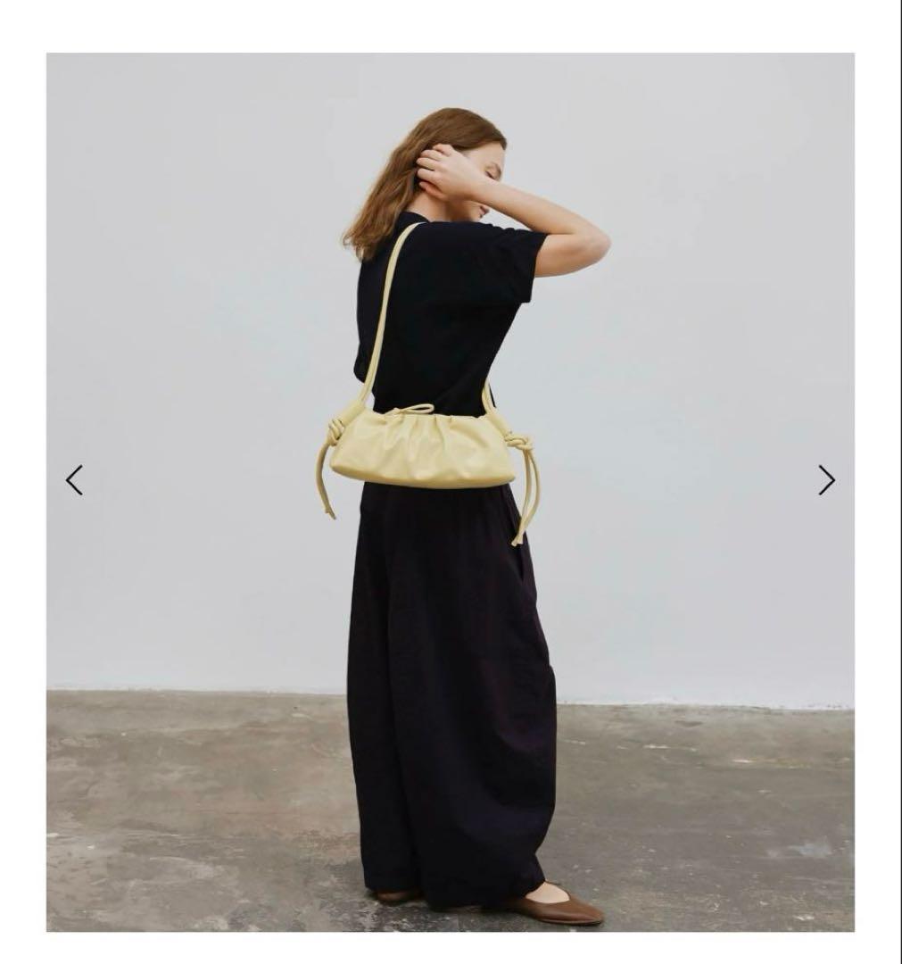 【新品タグ付き】ÖLEND DUMPLING BAG バターイエロー　オーレンド