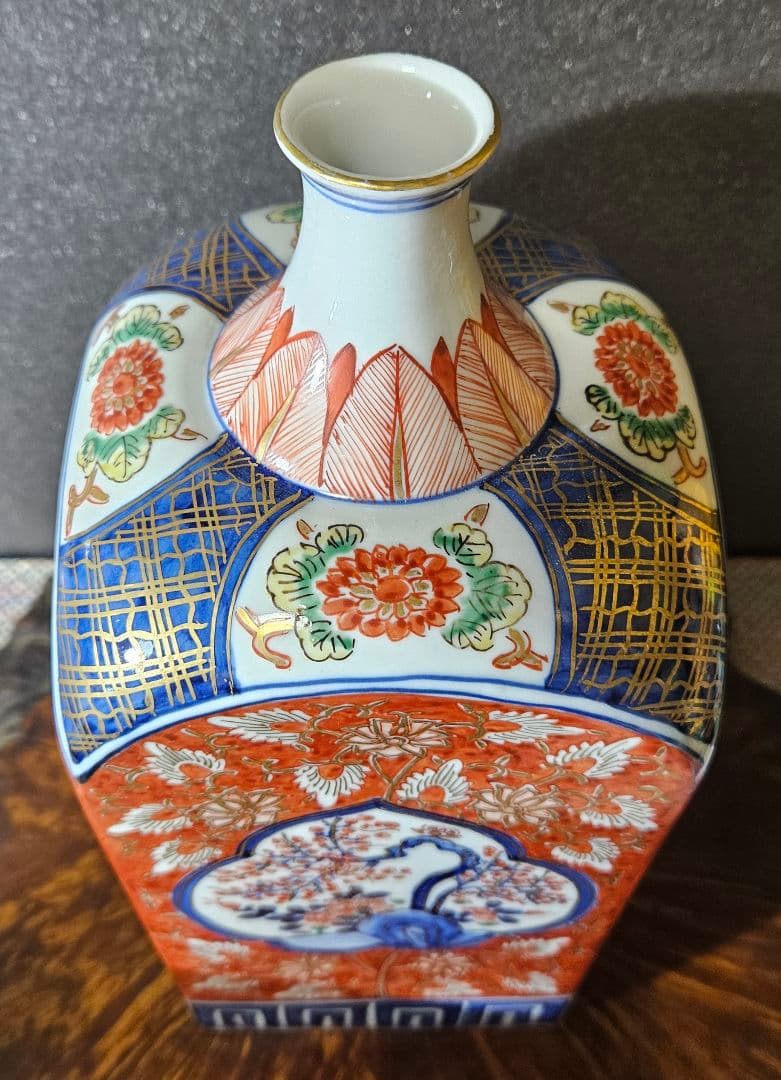 有田焼　金彩色絵　古伊万里写し　四方瓶 四方徳利　花入れ　インテリア　オブジェ