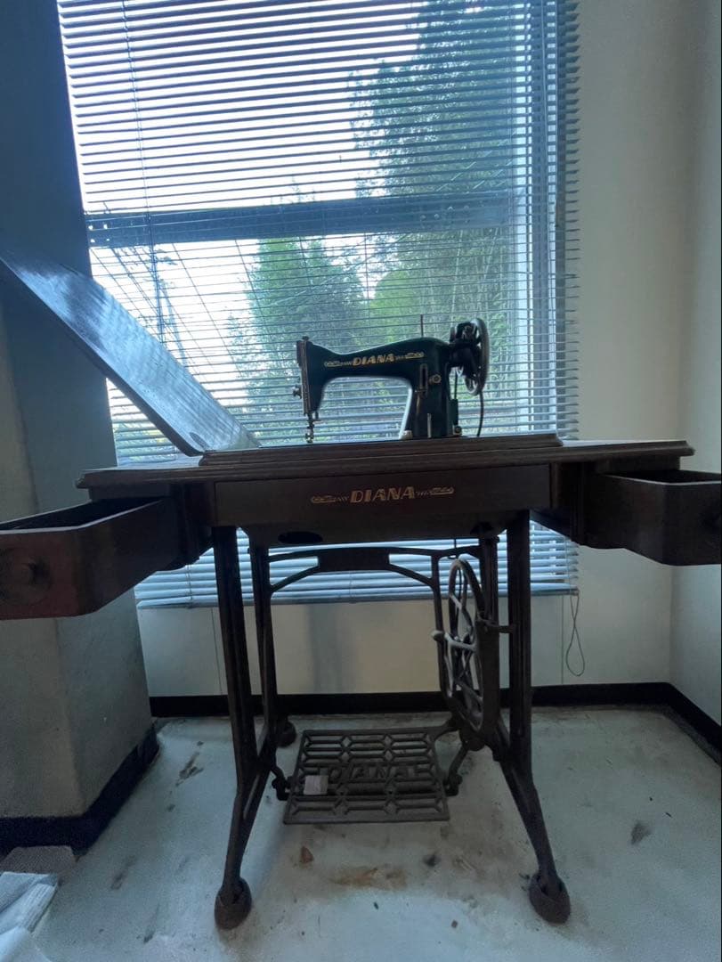 Diana クラシックミシン 手動ペダル式