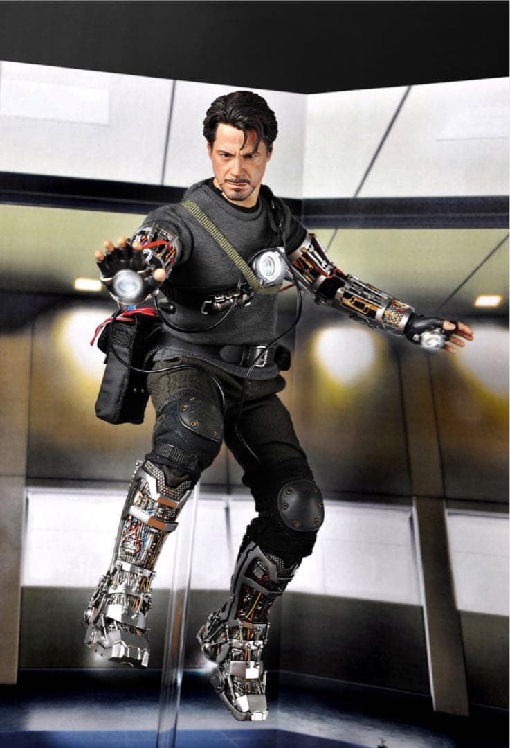 トニー・スターク（メカテスト版）　アイアンマン　１／６スケールフィギュア