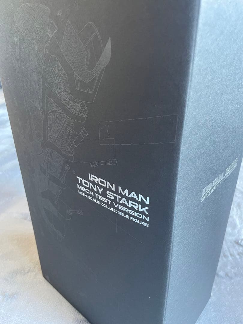 トニー・スターク（メカテスト版）　アイアンマン　１／６スケールフィギュア