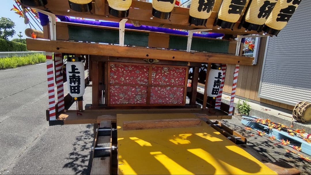 木製祭りの山車 提灯 小太鼓付き