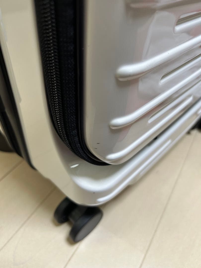 美品ACEスーツケース機内持ち込みSサイズ33L 白