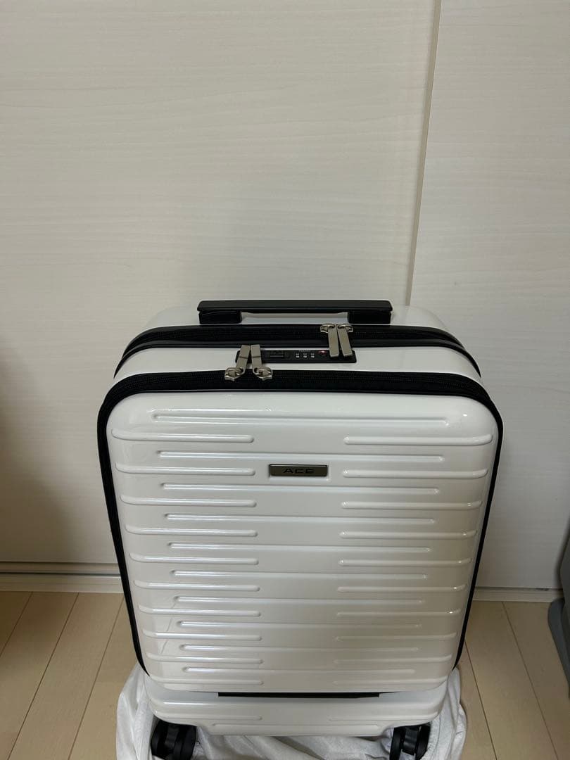美品ACEスーツケース機内持ち込みSサイズ33L 白