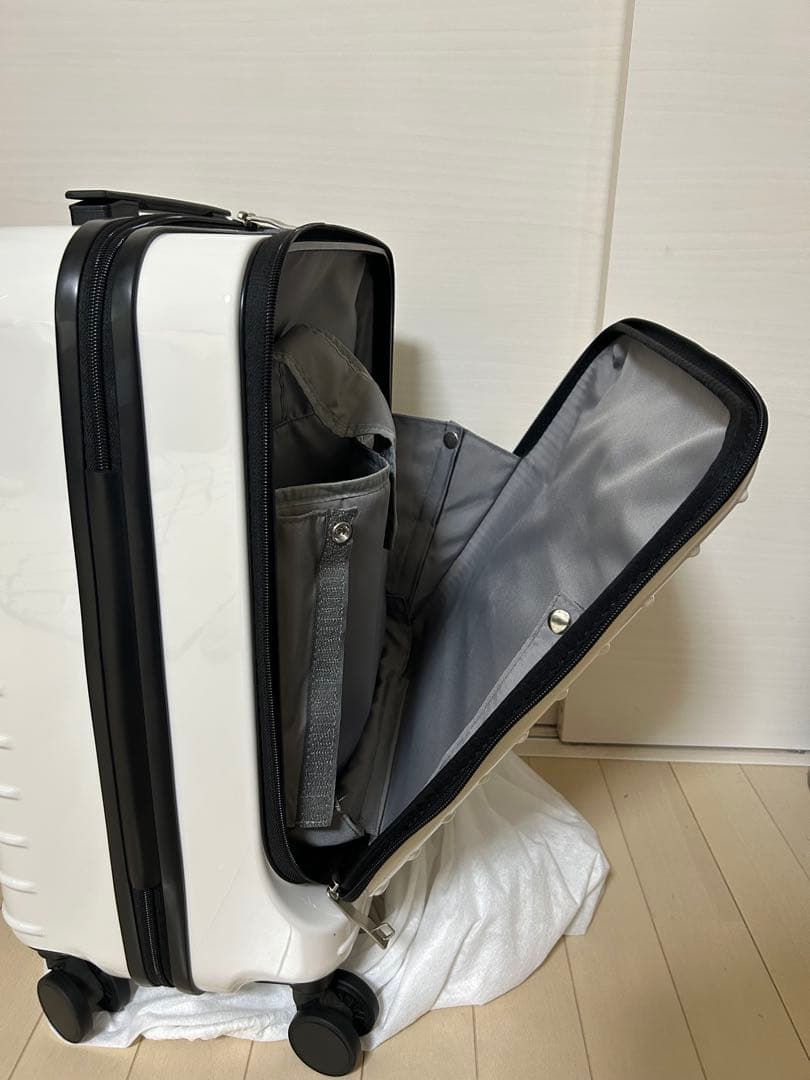 美品ACEスーツケース機内持ち込みSサイズ33L 白