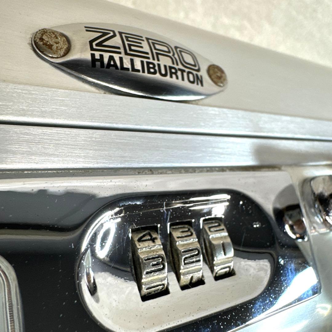 ゼロハリバートン　アタッシュケース　シルバー