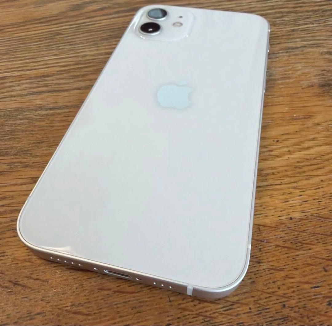 iPhone12★ホワイト★64GB★SIMフリー★純正充電ケーブル、ケース付き