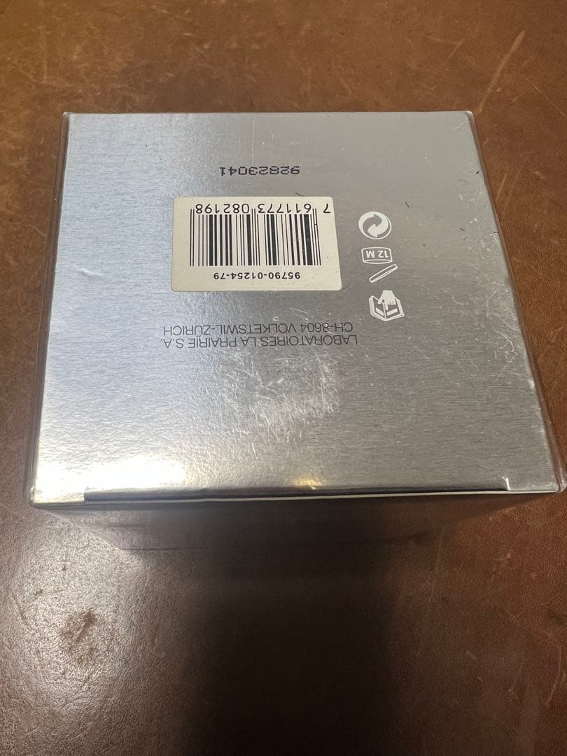 la prairie コンシーラー ファンデーションN20 pure ivory