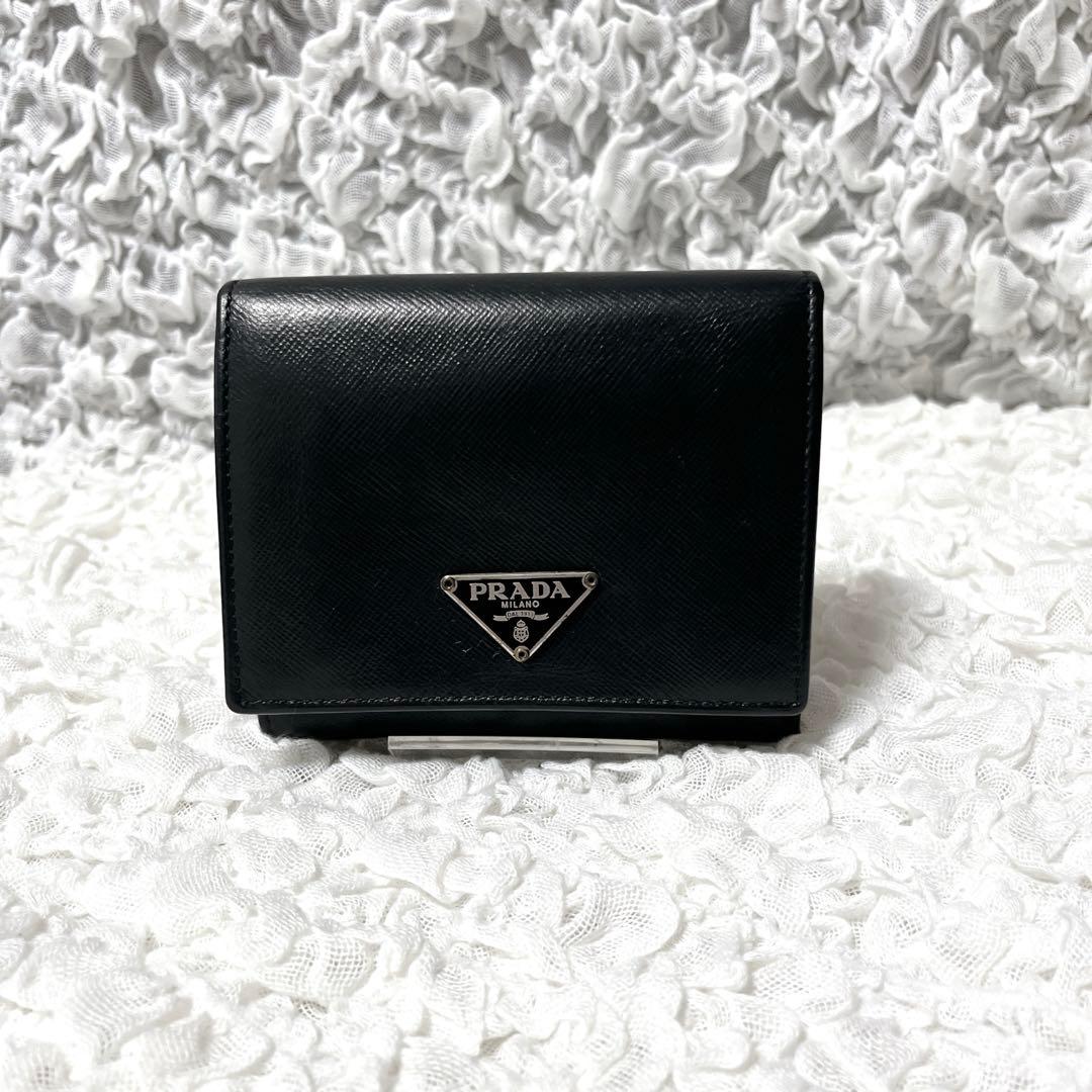 PRADA ブラック 三つ折り　財布　三角　トライアングル　コンパクト　小銭入れ