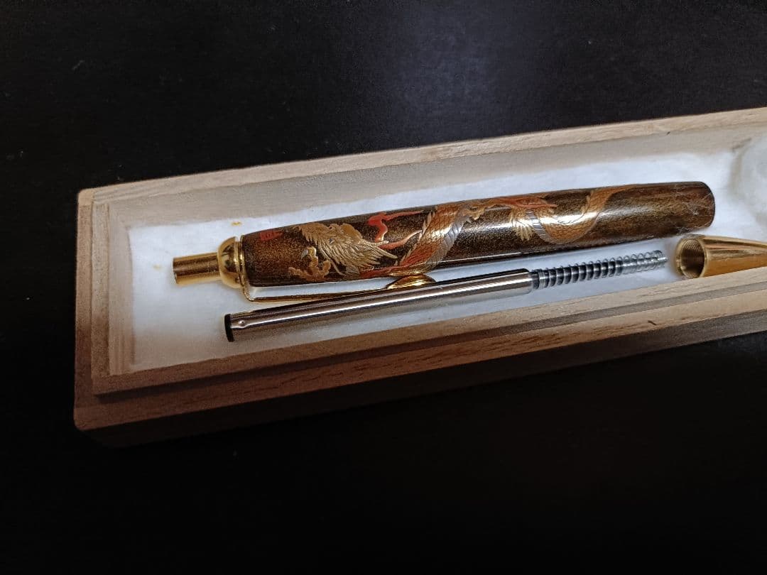 ドラゴン装飾の高級ボールペン