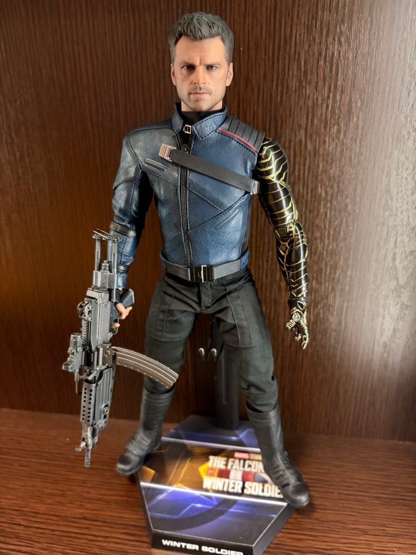 ホットトイズ　ファルコン &ウィンターソルジャー　2体セット