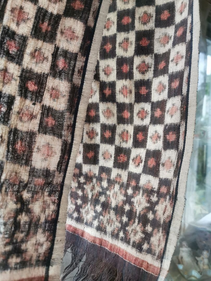 アンティーク 手染手織布 ダブルイカット バリ島グリンシン 無病息災歯のモチーフ