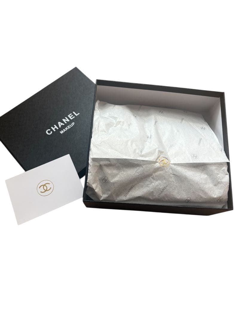 希少CHANEL MAKEUP キルティングバッグゴールドチェーン　非売品