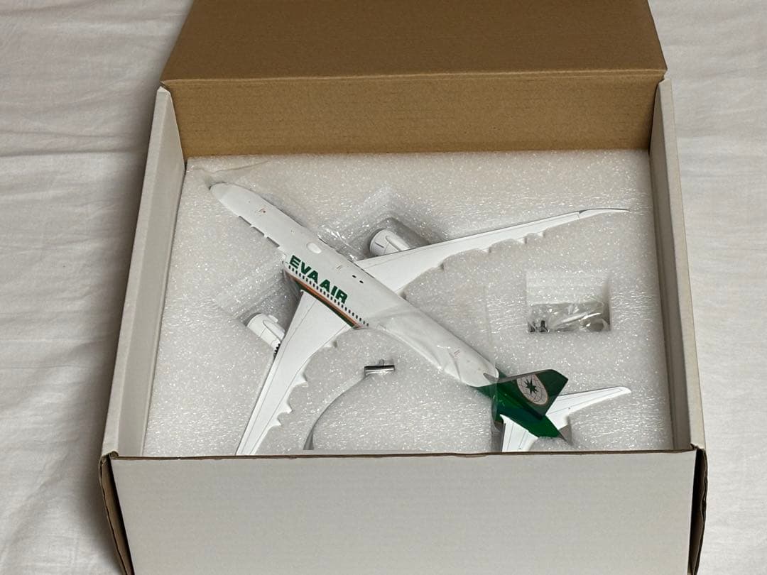 EVA AIR BOEING 787-9 1/200 ダイキャストモデル