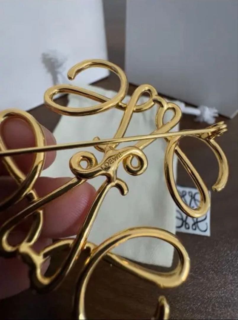 LOEWE ブローチ GOLD