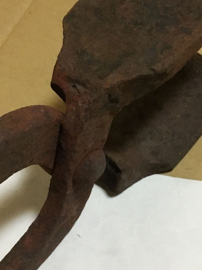 すごく大きな昔の道具