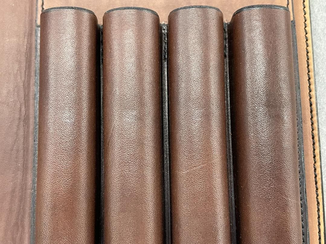 Hans Oster ハンス・オスター ペンケース でべそモデル 4本用