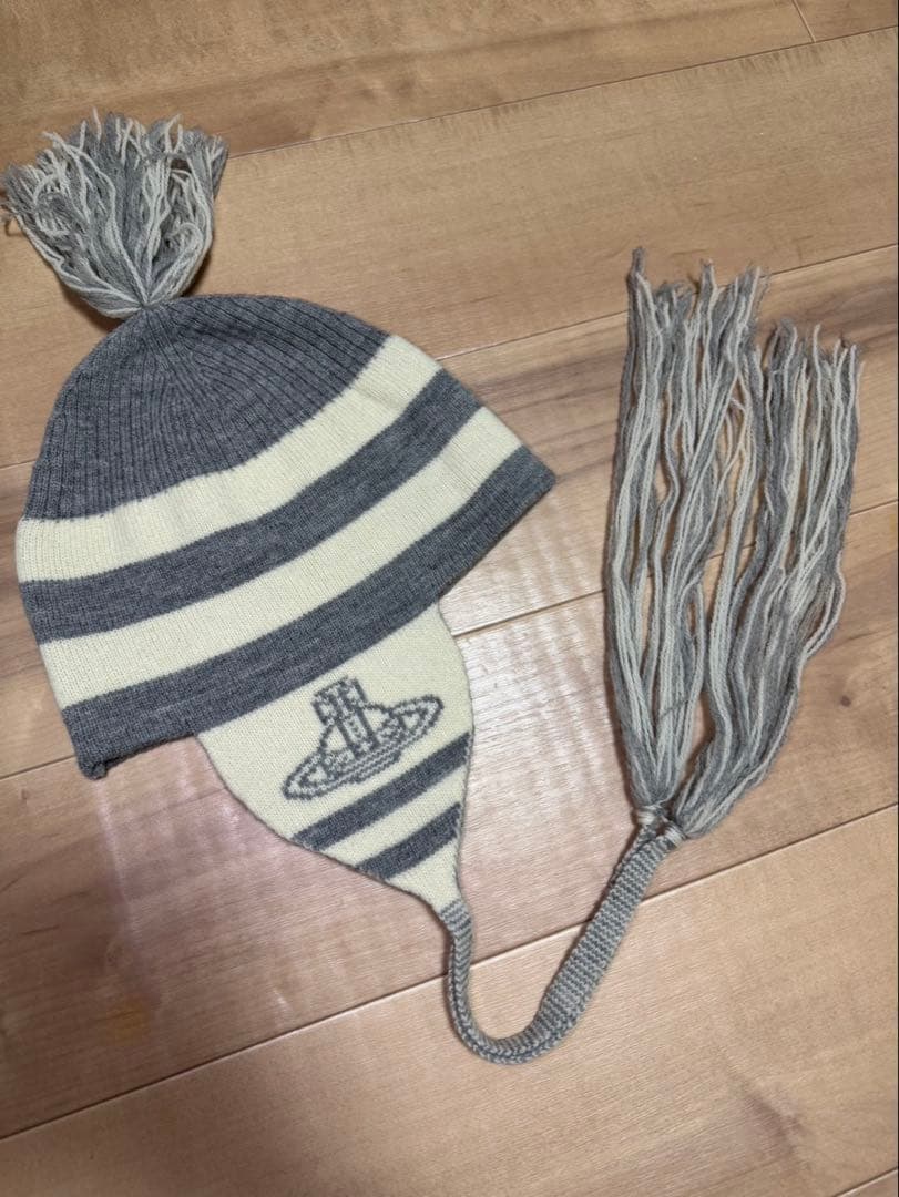 【新品未使用】即完売1番人気の色　ヴィヴィアン　フラップ付ワッチ　ニット帽