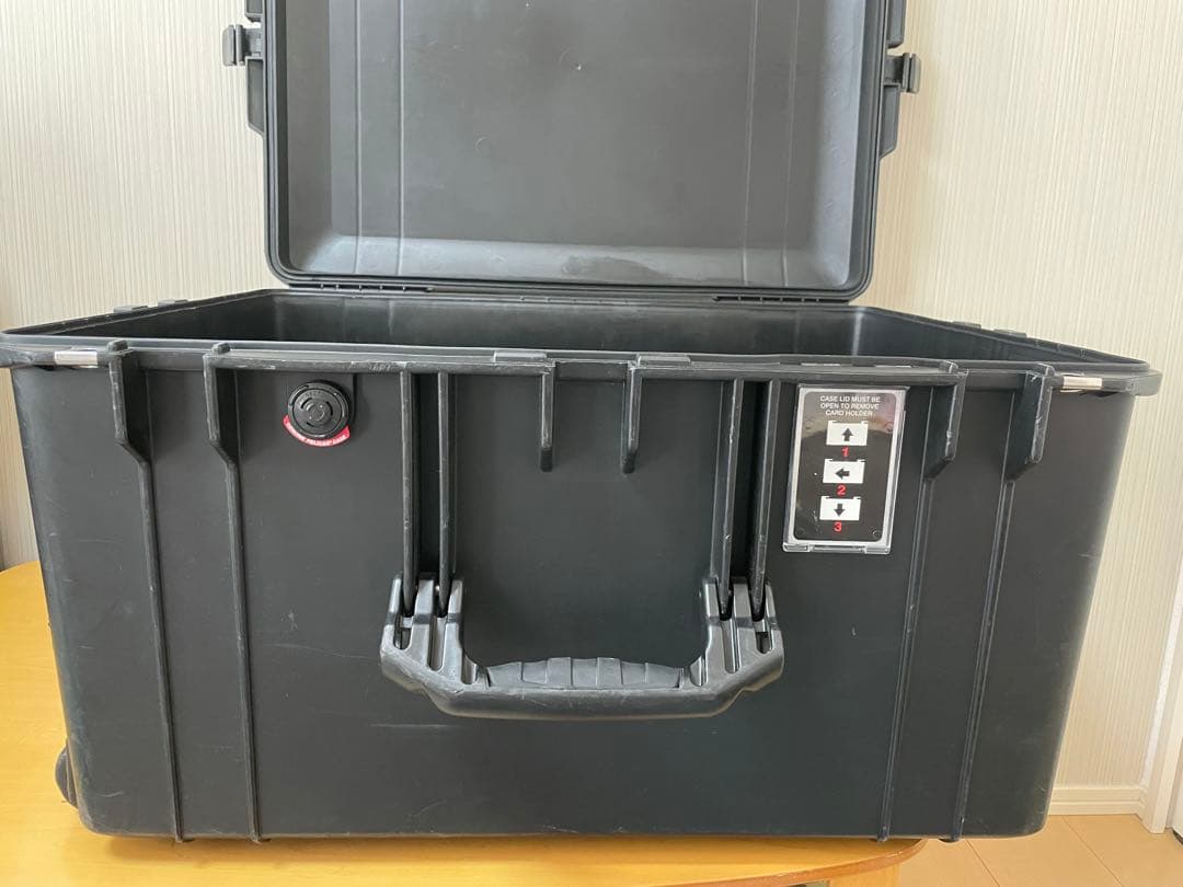 PELICAN AIR 1637 ペリカン