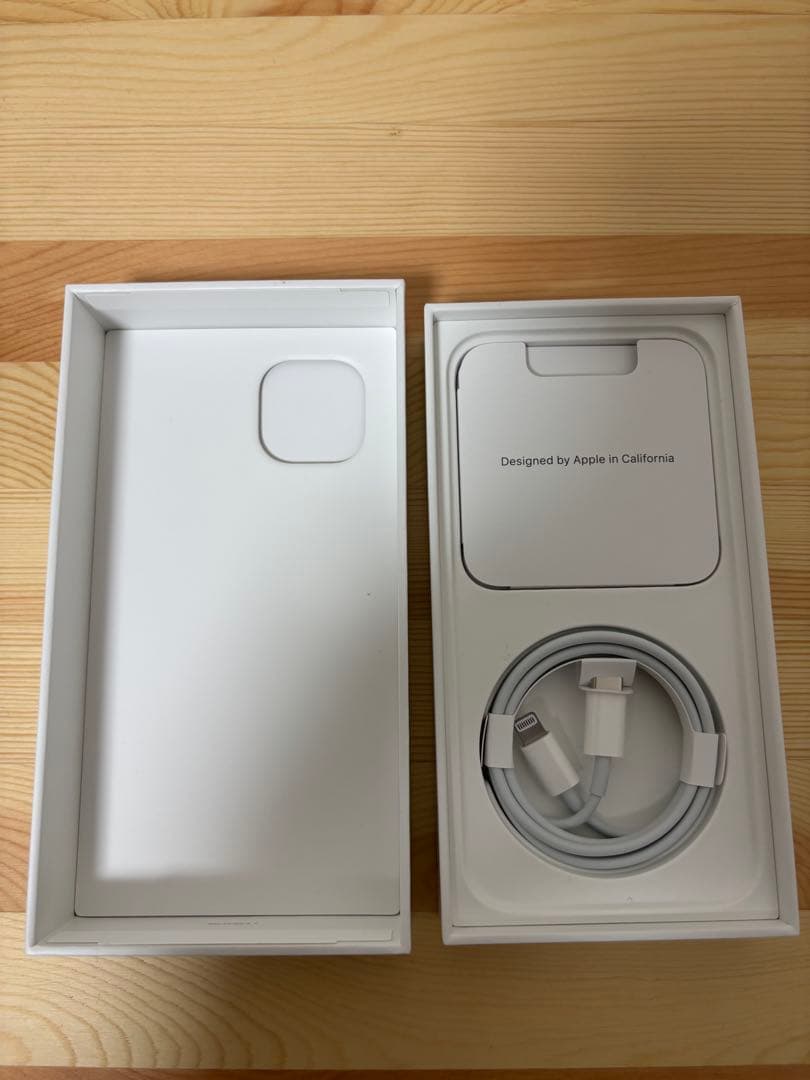 iPhone13 128GB スターライト　SIMフリー　箱・ケーブル付　美品