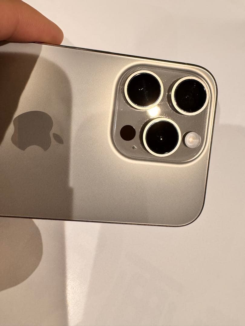 【値下げ中】『美品』iPhone 15 Pro ナチュラルチタニウム 128GB