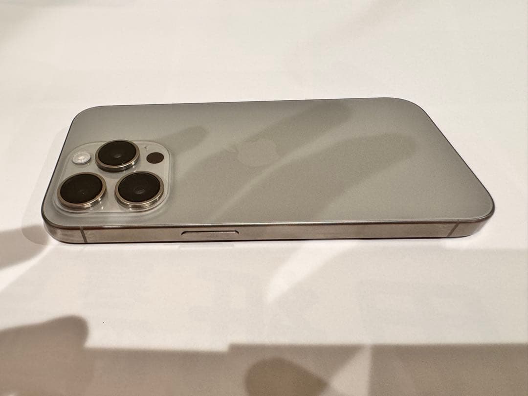 【値下げ中】『美品』iPhone 15 Pro ナチュラルチタニウム 128GB