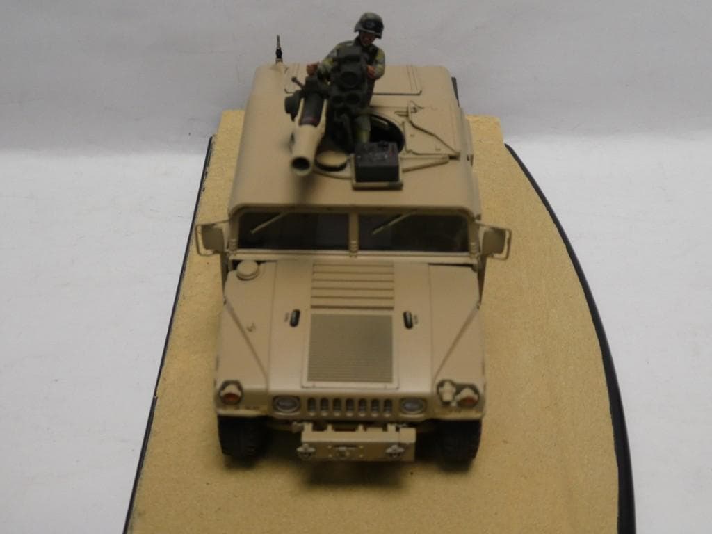 タミヤ　1/35　アメリカ陸軍 ハンビー TOW ミサイルキャリヤー　完成品