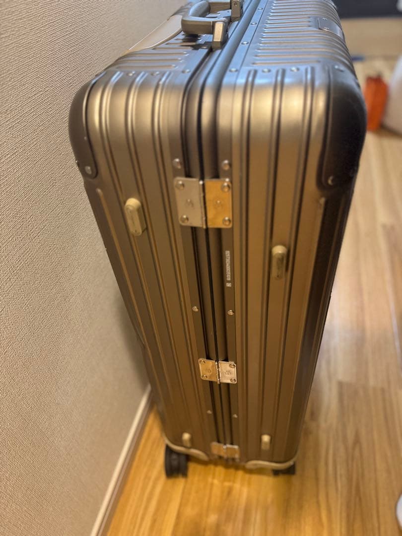 正規品　RIMOWA リモワ　オリジナル チェックインL チタニウムスーツケース