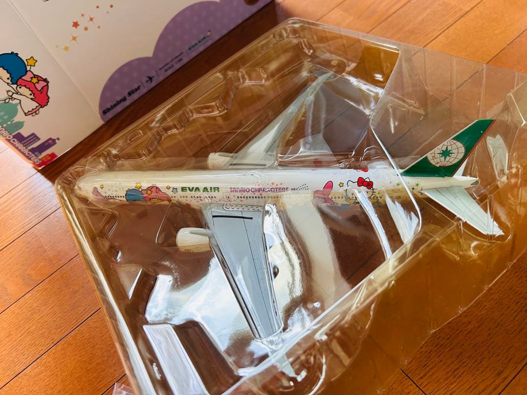 新品 未使用EVA AIR ハローキティ 1/200モデル