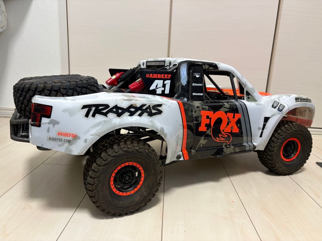 Traxxas UDR 1/7オフロードRCカー まさ