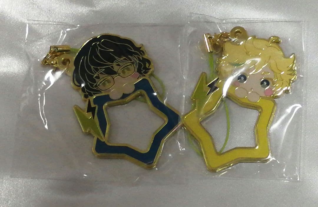 あんスタ　星型チャーム　前髪クリップ　缶バッジ　セット