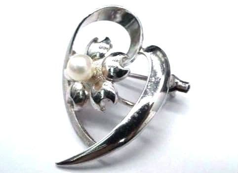 TASAKI 田崎真珠 タサキ シルバー ブローチ ローラアシュレイ　ハンカチ