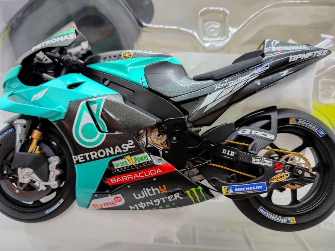 1/12 VR46 バレンティーノ・ロッシ フィギュアとバイクセット