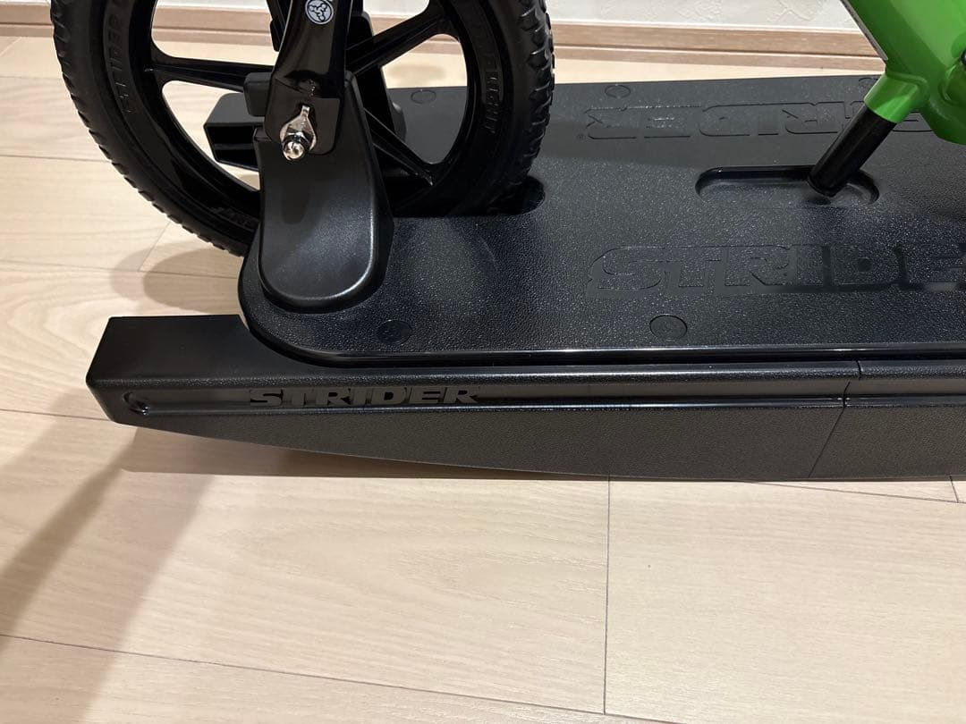 ロッキングストライダー 12インチ グリーン ロッキングベース付き