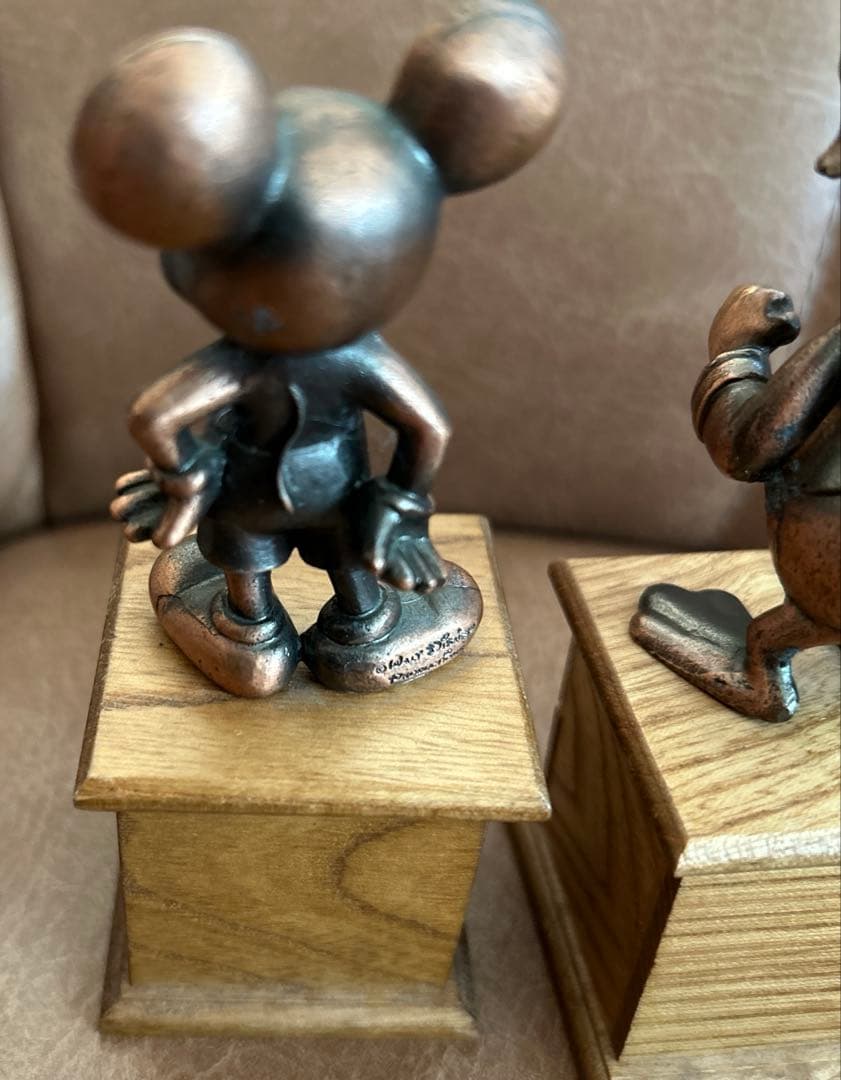 Donald DuckとMickey Mouseブロンズ像 金属製 フィギュア