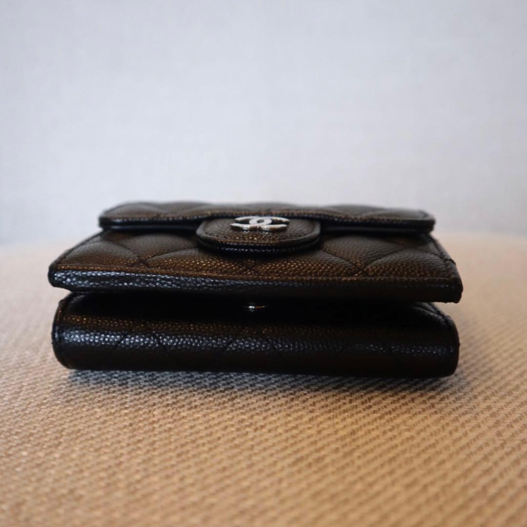 シャネル CHANEL スモールフラップウォレット 三つ折り財布 キャビアスキン