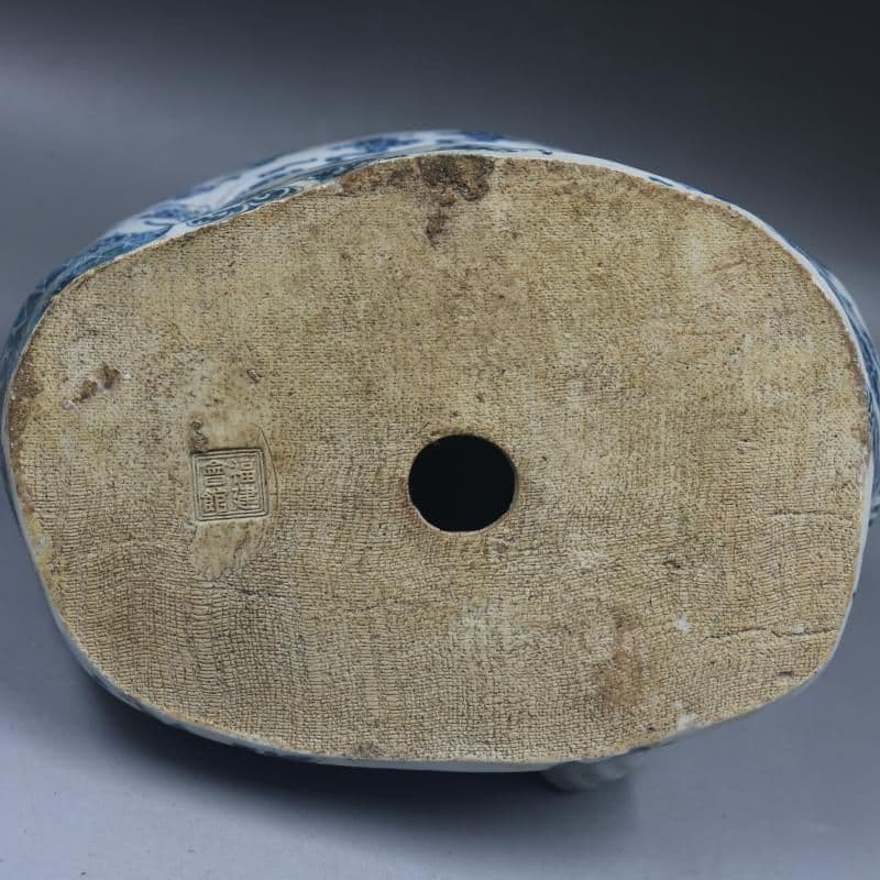 青花弥勒仏像 陶磁器 美術品 装飾品 工芸品 置物