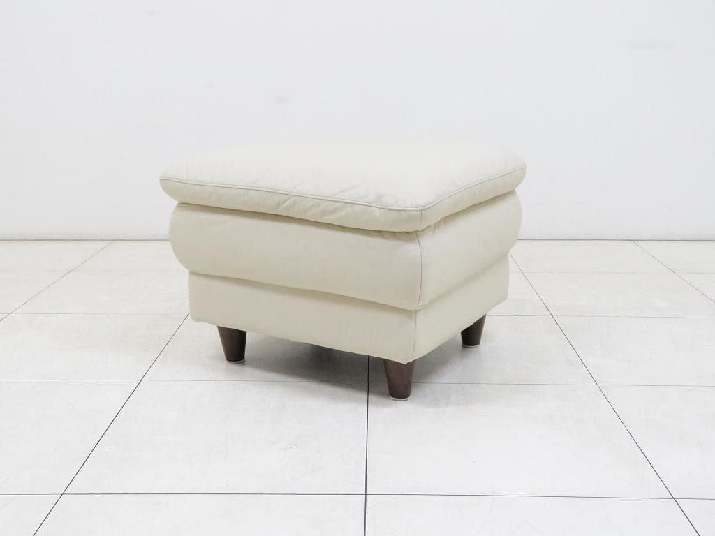 ■IDC大塚家具■オットマン■総革■ホワイト■モダン■スツール■