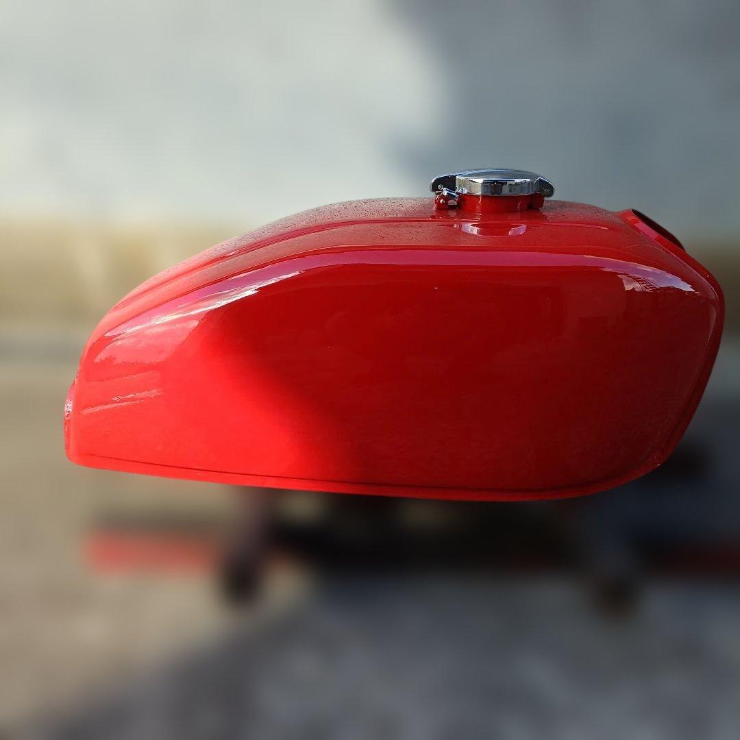 ホンダ　CB400F リプロ　ガソリンタンク　キャップ付き