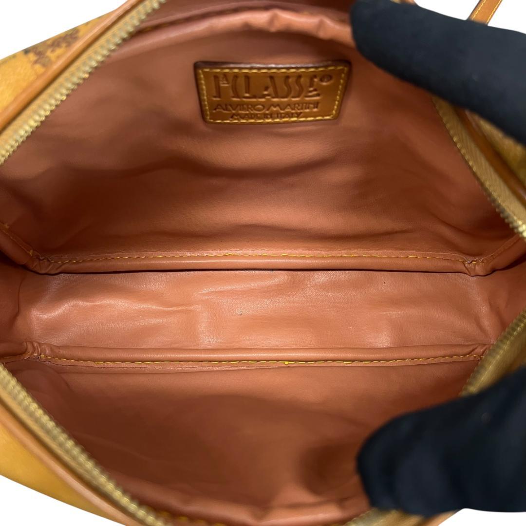 プリマクラッセ　ショルダーバッグ　世界地図柄　レザー　斜め掛け