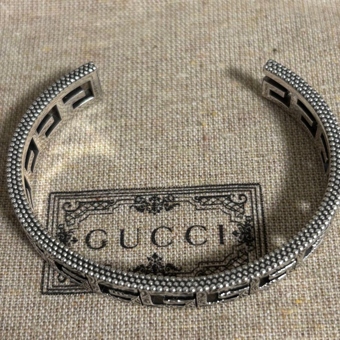 GUCCI 新品同様品　インターロッキングGアラベスクバングル　刻印17 付属品