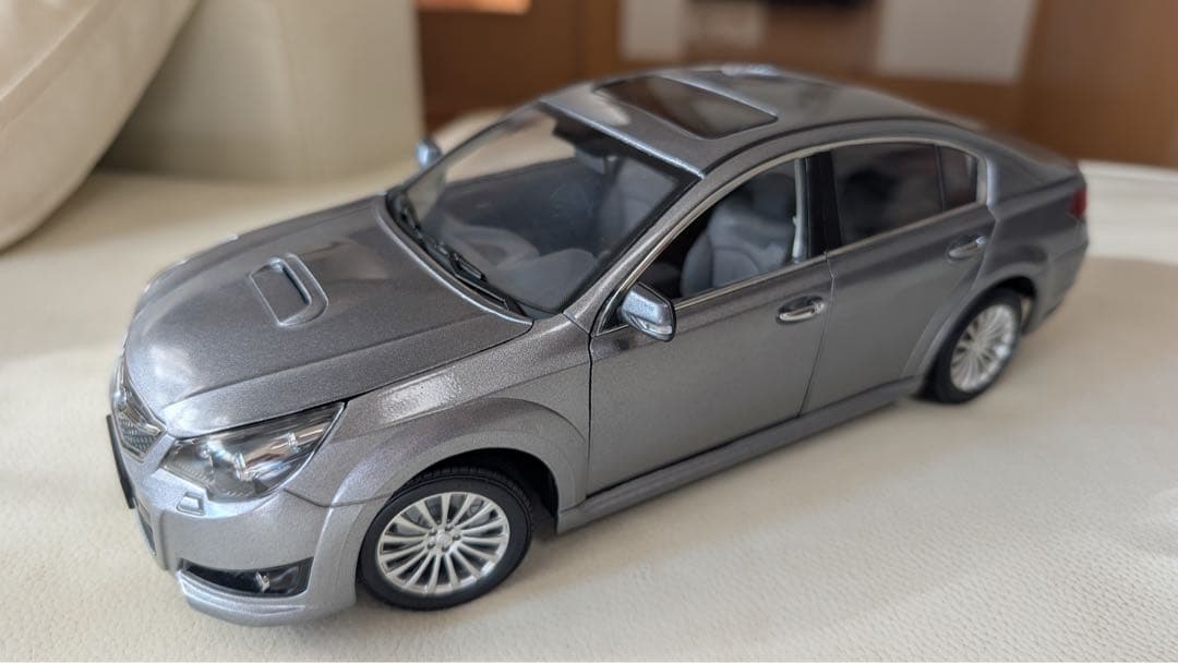 SUBARU レガシィ B4 2.5GT 1/18スケール金属製モデル 非売品