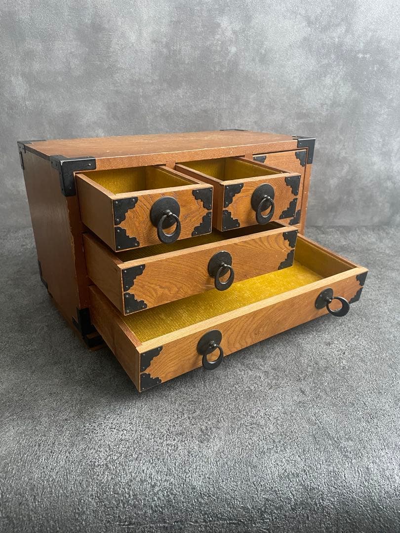 昭和レトロな木製小箪笥