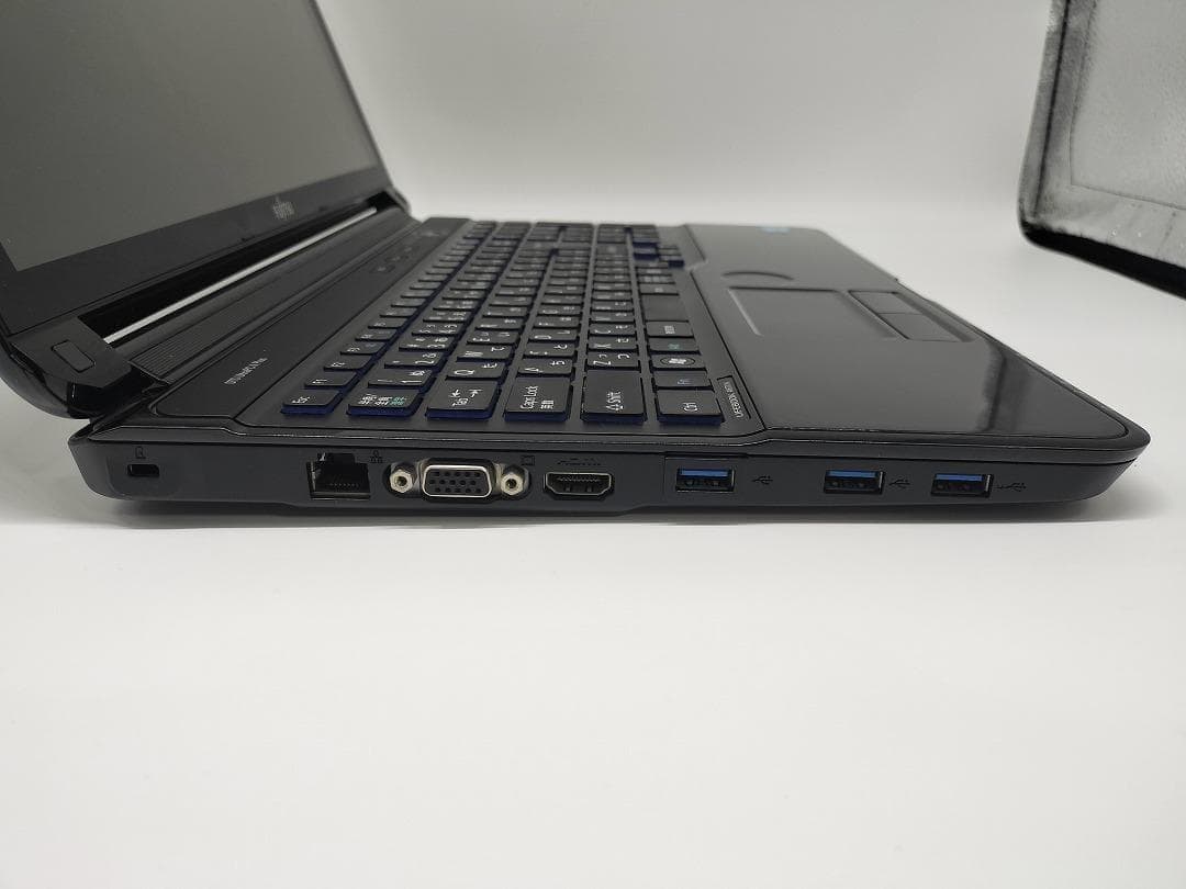 【FUJITSU】爆速 Core i7/新品SSD256GBノートパソコン D9