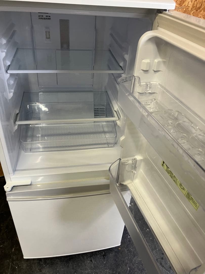 大阪引取限定　SHARP ノンフロン冷蔵庫 SJ-14E7-KW 137L