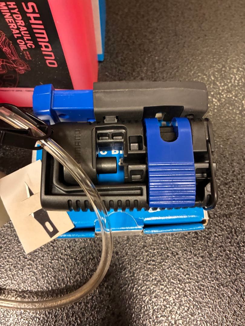 シマノ　ディスクブレーキ　工具 ホースカッター　ブリードキット　オイル