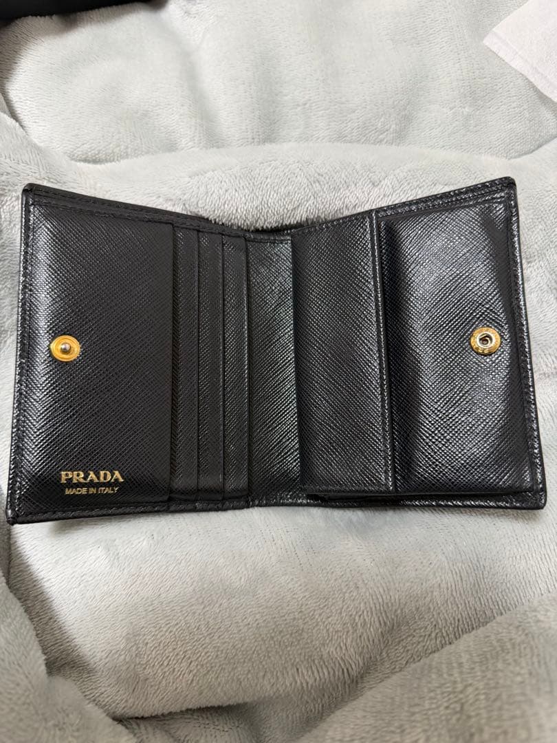 【早い者勝ち】PRADA ブラック 二つ折り財布